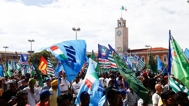 Manifestazione braccianti indiani CISL UIL, Latina