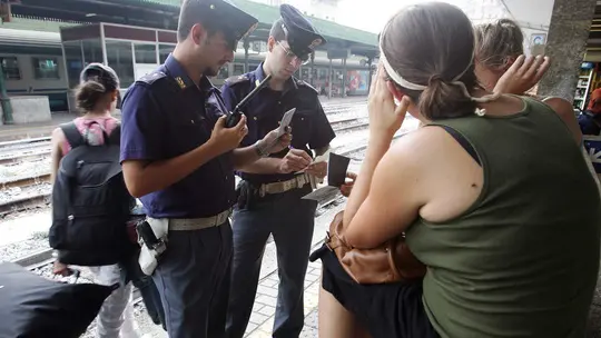 Polizia ferroviaria in stazione a Genova, foto d'archivio - Foto Ansa © www.giornaledibrescia.it