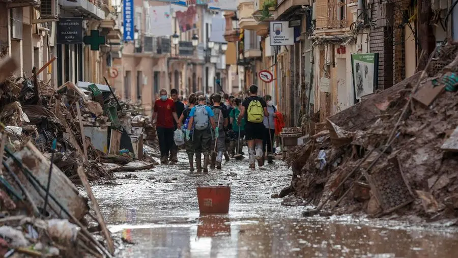 Valencia dopo l'alluvione - Foto Ansa © www.giornaledibrescia.it
