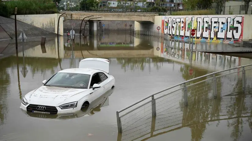 L'accumulo di acqua a Castelldefels, quartiere di Barcellona