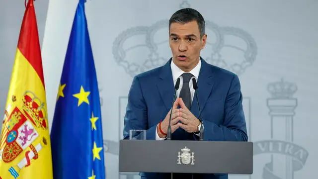 epa11702467 Spanish Prime Minister Pedro Sanchez holds a press conference following the cabinet meeting at La Moncloa, in Madrid, Spain, 05 November 2024. The Government passed the declaration of floods-hit Valencia and neighboring regions as an 'area seriously affected by a civil protection emergency' and announced the approval of direct aid of up to 60,000 euros for housing and 10,300 for furniture and appliances for the victims of Spain's deadly floods. The devastating floods in Valencia and neighboring provinces have caused at least 213 fatalities, as efforts to search for missing people, provide supplies and care for the victims continue a week after the DANA (high-altitude isolated depression) weather phenomenon hit the east of the country on 29 October. EPA/MARISCAL