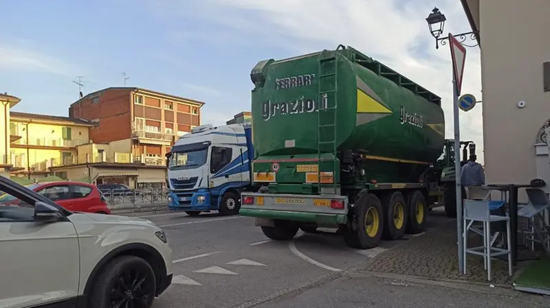 I mezzi coinvolti nell'incidente di Isorella