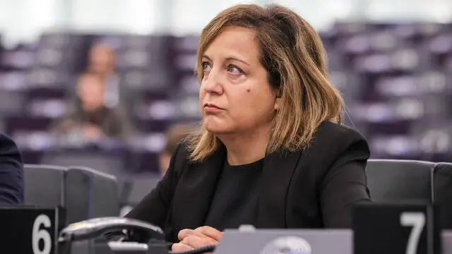 epa11611146 Spanish MEP and leader of the Progressive Alliance of Socialists and Democrats parliamentary group, Iratxe Garcia Perez, listens during the key debate on 'The devastating floods in Central and Eastern Europe, the loss of lives and the EU's preparedness to act on such disasters exacerbated by climate change' as part of the plenary session at the European Parliament in Strasbourg, France, 18 September 2024. EU parliamentarians in a key debate on 18 September are addressing the severe flooding brought by Storm Boris, which has claimed at least 20 lives so far across central and eastern Europe since 13 September. They are focusing on the EU's ability to respond effectively to the increasing frequency and severity of climate-related disasters. The current plenary session takes place in Strasbourg from 16 to 19 September 2024. EPA/TERESA SUAREZ