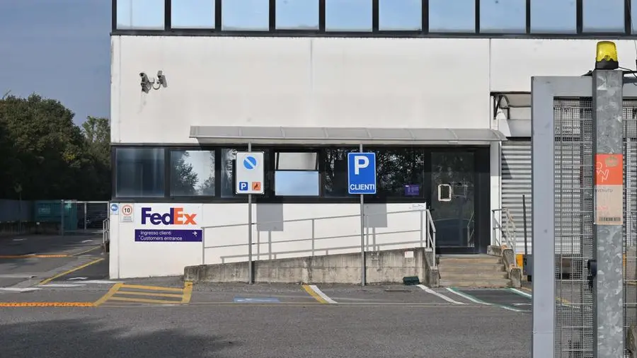Spaccata alla sede FedEx