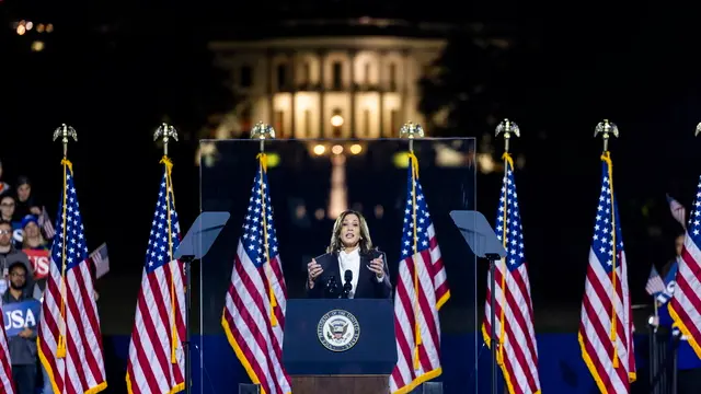 epa11691512 US Vice President and current Democratic presidential nominee Kamala Harris speaks during her 'closing arguments' rally on the Ellipse in Washington, DC, USA, 29 October, 2024. With Election Day one week away, polls show the presidential race between Harris and former President and Republican nominee Donald Trump is a toss up. EPA/JIM LO SCALZO