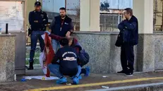 Rilievi sul luogo dell'accoltellamento di un capotreno a Genova Rivarolo, 04 novembre 2024. NPK ANSA