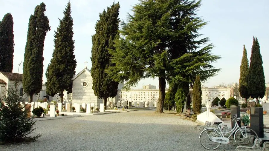 Il cimitero di Mompiano, dove sono stati realizzati nuovi ossari ma non sono ancora in vendita - © www.giornaledibrescia.it