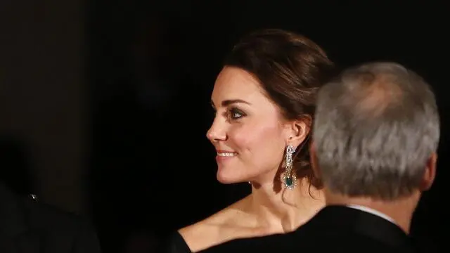 epa04522445 Britain's Catherine, Duchess of Cambridge, attends the St. Andrews 600th Anniversary Dinner at the Metropolitan Museum of Art, in New York, NY, USA, 09 December 2014. EPA/Jason DeCrow / POOL