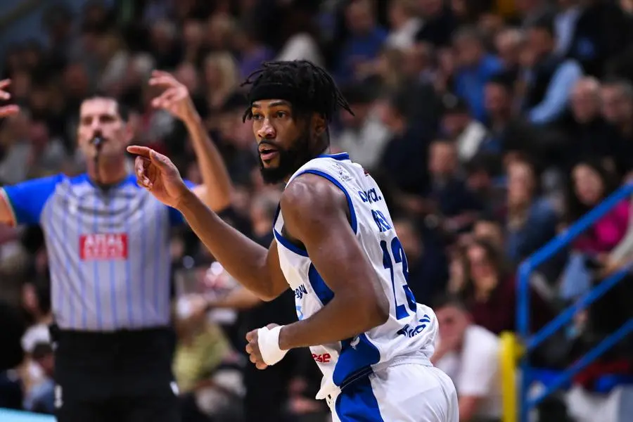 Basket, gli scatti di Cremona-Germani