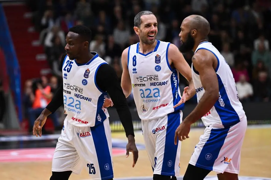 Basket, gli scatti di Cremona-Germani