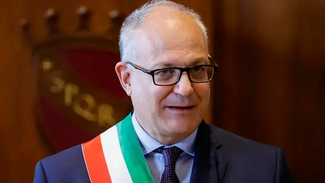 Major of Rome Roberto Gualtieri during the handover ceremony of the Lupa Capitolina (Capitoline She-wolf) award, Campidoglio, Rome, Italy, 15 October 2024. ANSA/FABIO FRUSTACI