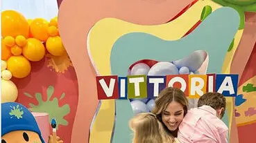 Un post tratto dal profilo Chiara Ferragni : Compleanno di Vittoria, per Fedez e Ferragni foto separate con bimba celata+++ATTENZIONE LA FOTO NON PUO' ESSERE PUBBLICATA O RIPRODOTTA SENZA L'AUTORIZZAZIONE DELLA FONTE DI ORIGINE CUI SI RINVIA+++ NPK