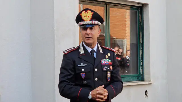 ROMA PASSATO, PRESENTE E FUTURO: LA VISITA DEL GENERALE LUONGO AL NUCLEO RADIOMOBILE DI ROMA. UN TRIBUTO ALL'APPUNTATO ROMANO RADICI, ASSASSINATO DALLE BR, E UN MESSAGGIO DI CONTINUITÀ PER I CARABINIERI DEL RADIOMOBILE.