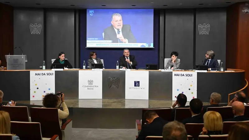 La presentazione dei dati Inps nella sede di Confindustria Brescia - Foto Marco Ortogni/Neg © www.giornaledibrescia.it