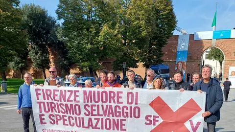 Protesta contro overtourism a Firenze mentre c'è il Forum sul turismo