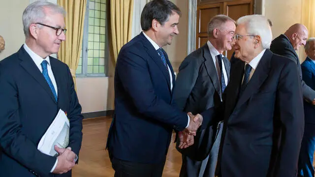 Il Presidente Sergio Mattarella con Raffaele Fitto,Ministro per gli Affari Europei, il Sud, le Politiche di Coesione e il PNRR,e con Alfredo Mantovano Sottosegretario di Stato alla Presidenza del Consiglio, in vista del Consiglio Europeo (foto di Francesco Ammendola - Ufficio per la Stampa e la Comunicazione della Presidenza della Repubblica)