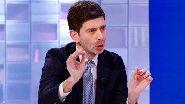 Roberto Speranza, Partito Democratico, durante la trasmissione televisiva L’aria che tira, in onda su L7, Roma 12 marzo 2024. ANSA/FABIO FRUSTACI