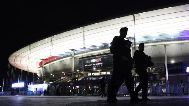 epa11721135 Police patrol outside the Stade de France ahead of the UEFA Nations League soccer match between France and Israel in Saint-Denis, France, 14 November 2024. Some four thousand policemen was set up to prevent possible violence like the one that occurred in Amsterdam after the Europa League match between Ajax and Maccabi Tel-Aviv on 07 November. EPA/CHRISTOPHE PETIT TESSON