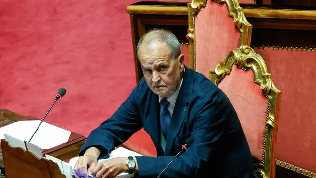 Roberto Calderoli in Senato durante il voto di fiducia sul DL Misure fiscali e economiche, Roma, 1 Ottobre 2024. ANSA/GIUSEPPE LAMI