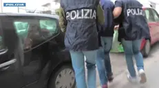 La polizia ha arrestato e portato in carcere una persona a Canosa di Puglia (Bari) ritenuta responsabile dell'ideazione e dell'esecuzione dell'omicidio del fisioterapista 63enne Mauro Di Giacomo, ucciso a colpi di pistola la sera di lunedì 18 dicembre nel parcheggio a pochi passi dalla sua abitazione di via Tauro, nel quartiere Poggiofranco di Bari. I dettagli verranno resi noti in una conferenza stampa alle 10.30 in procura di Bari. ANSA/Polizia ANSA PROVIDES ACCESS TO THIS HANDOUT PHOTO TO BE USED SOLELY TO ILLUSTRATE NEWS REPORTING OR COMMENTARY ON THE FACTS OR EVENTS DEPICTED IN THIS IMAGE; NO ARCHIVING; NO LICENSING NPK