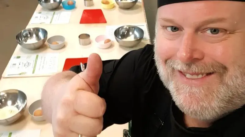 Lorenzo Econonimo è l'anima del Bistrò Popolare a Brescia