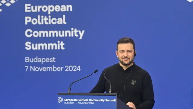 epa11707999 Ukraine's President Volodymyr Zelensky attends a press conference after the 5th summit of the European Political Community (EPC) in Puskas Arena in Budapest, Hungary, 07 November 2024. EPA/ZOLTAN BALOGH HUNGARY OUT