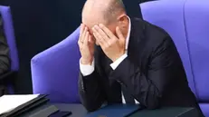 Il cancelliere tedesco Olaf Scholz ha visto sgretolarsi la sua maggioranza - Foto Ansa © www.giornaledibrescia.it