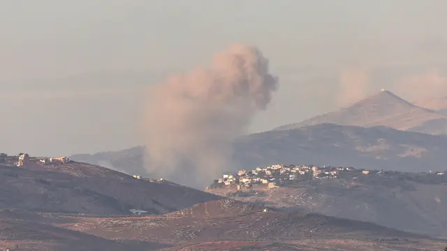 epa11726159 Smoke rises as a result of an Israeli airstrike on Al-Khiam village in southern Lebanon, as seen from the Israeli side of the border, northern Israel, 17 November 2024. The Israeli army reported that "the Haruv Reconnaissance Unit is operating in Southern Lebanon to remove threats to Israeli communities in Northern Israel". EPA/ATEF SAFADI