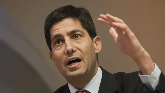 epa04524486 Kevin Warsh speaks during a press conference announcing the publication of the Warsh Report at the Bank of England in London, Britain, 11 December 2014. The report proposed further transparency and accountability measures for the Bank which acts as the central bank for the United Kingdom. EPA/WILL OLIVER