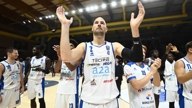 Miro Bilan festeggia il successo in Piemonte - Foto Ceretti/Ciamillo-Castoria © www.giornaledibrescia.it