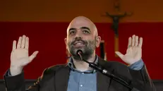 Lo scrittore Roberto Saviano ospite del convegno 'Dialoghi con la magistratura' al Maschio Angioino a Napoli, 22 marzo 2024. ANSA CIRO FUSCO