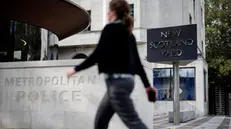 epa10883958 People walk past the Metropolitan Police headquarters, New Scotland Yard in London, Britain, 26 September 2023. The Metropolitan Police is investigating multiple sex offence allegations about the English actor and comedian Russell Brand, who has been accused of rape, assault and emotional abuse between 2006 and 2013. EPA/TOLGA AKMEN