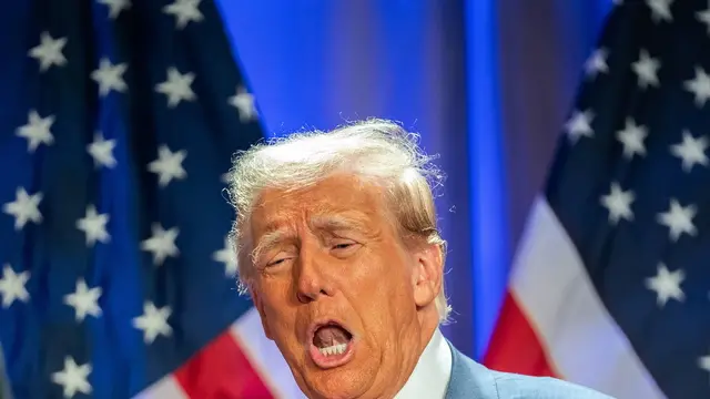 epa11719536 US President-elect Donald Trump gestures during a meeting with House Republicans at the Hyatt Regency hotel in Washington, DC, USA, 13 November 2024. EPA/ALLISON ROBBERT / POOL