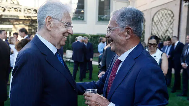 Mario Monti e Romano Prodi durante alla Festa dell’Indipendenza Americana, presso villa Taverna, Roma, 27 giugno 2024, ANSA/VINCENZO LIVIERI