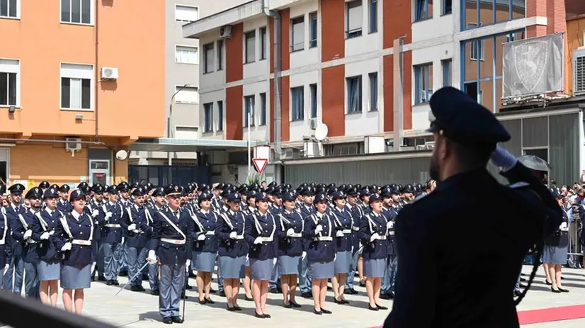 Una delle cerimonie di giuramento degli allievi agenti alla Polgai - Foto Marco Ortogni/Neg © www.giornaledibrescia.it