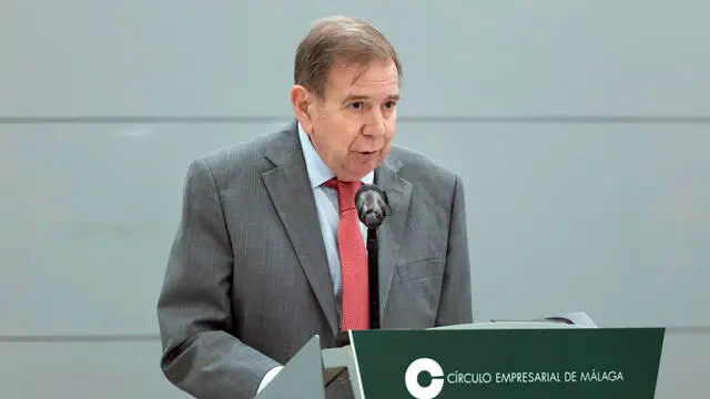 epa11727457 Venezuelan opponent Edmundo Gonzalez Urrutia, exiled in Spain, speaks during his participation in a forum organized by the Malaga Business Circle, in Malaga, South Spain, 18 November 2024. EPA/DANIEL PEREZ