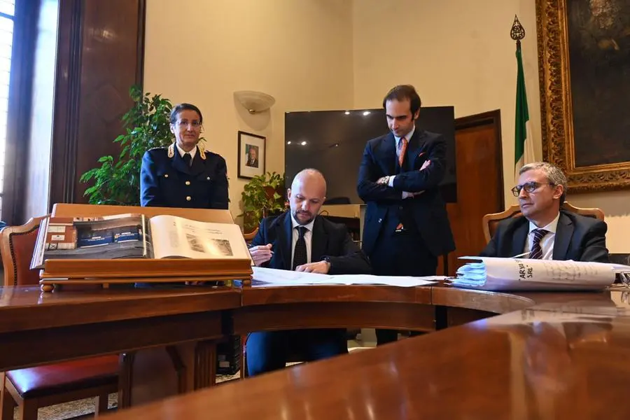 La firma dell'accordo per la Polgai