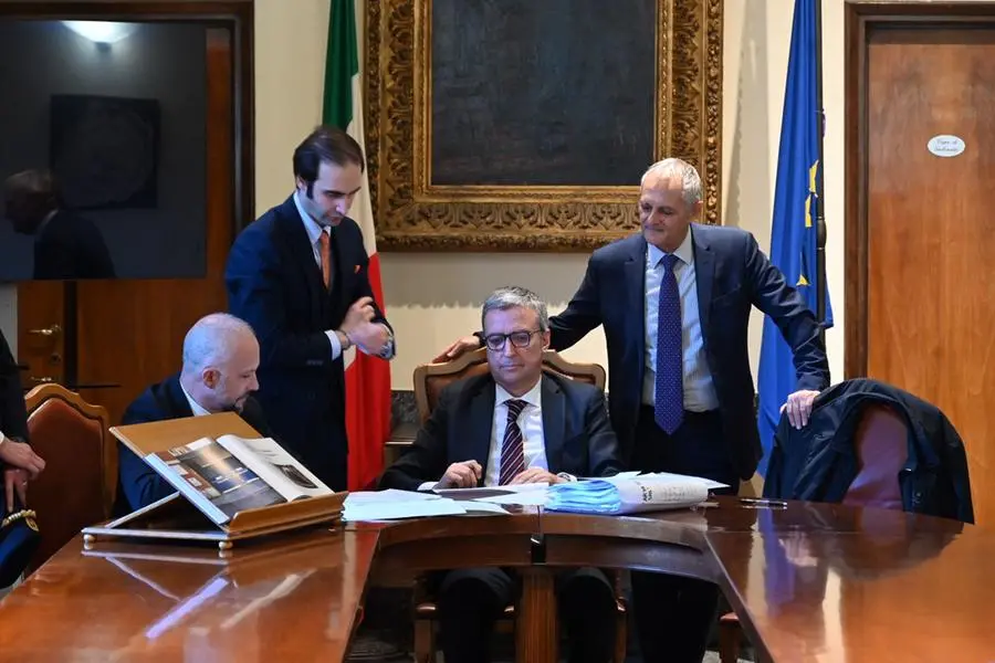 La firma dell'accordo per la Polgai