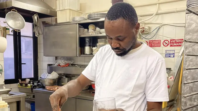 Omo all'opera - © www.giornaledibrescia.it