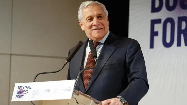 epa11733171 Italian Minister of Foreign Affairs and International Cooperation Antonio Tajani delivers a speech during the French-German-Italian business forum in Paris, France, 21 November 2024. The 6th edition of the France-Germany-Italy Trilateral Economic Forum is held in Paris on 21 and 22 November 2024. EPA/MOHAMMED BADRA