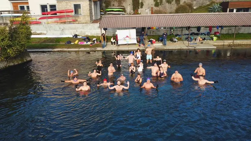 I componenti del gruppo sono consapevoli dei benefici del freddo su corpo e umore - © www.giornaledibrescia.it