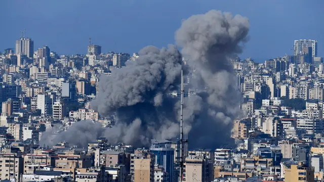 epa11724312 Smoke rises following an Israeli airstrike on the southern suburb of Dahieh, Beirut, Lebanon, 16 November 2024. The Israeli army on 16 November confirmed that a series of airstrikes had been carried out in the Dahieh area, claiming to have targeted Hezbollah weapons storage facilities. According to the Lebanese Ministry of Health, more than 3,400 people have been killed and over 14,500 others have been injured in Lebanon since the escalation in hostilities between Israel and Hezbollah. EPA/STRINGER