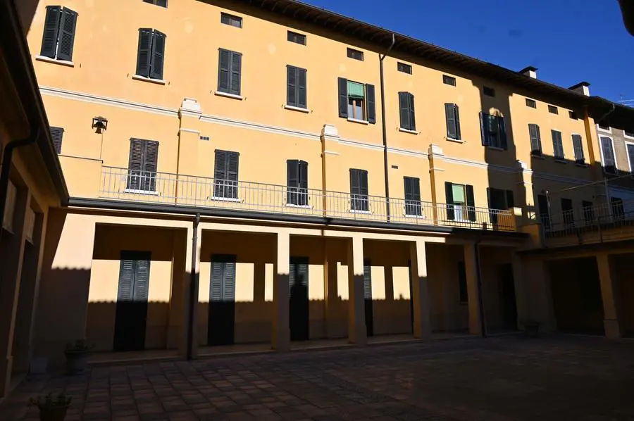 Il convento in cui vivono le suore Ancelle della Carità, in via Benacense a Brescia