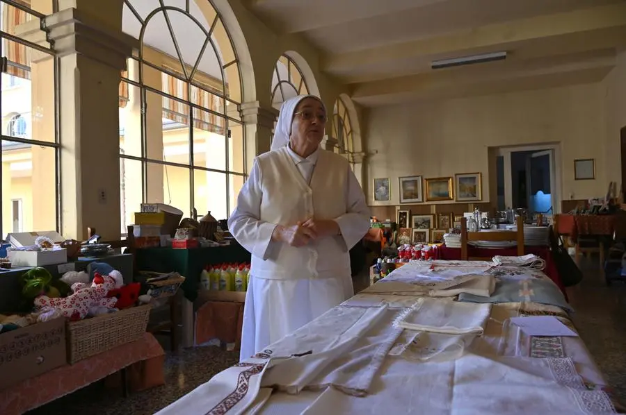 Il convento in cui vivono le suore Ancelle della Carità, in via Benacense a Brescia