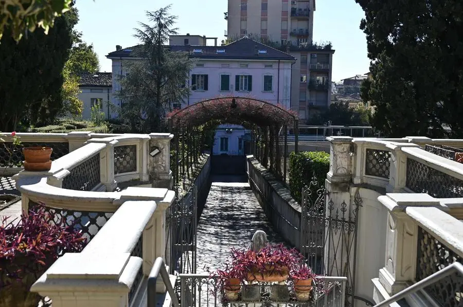 Il convento in cui vivono le suore Ancelle della Carità, in via Benacense a Brescia