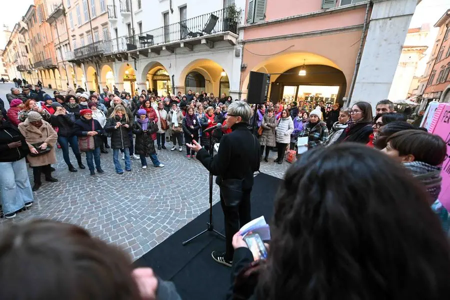 CRONACA BRESCIA VIA X GIORNATE MOBILITAZIONE COLLETTIVA INTERGENERAZIONALE CON CASTELLETTI E FRATTINI PER CARINI 23-11-2024 MARCO ORTOGNI NEW EDEN GROUP