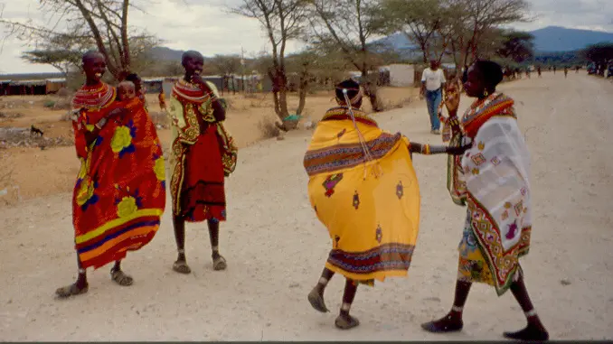 Donne Samburu nel nord del Kenya - Foto/Bonometti