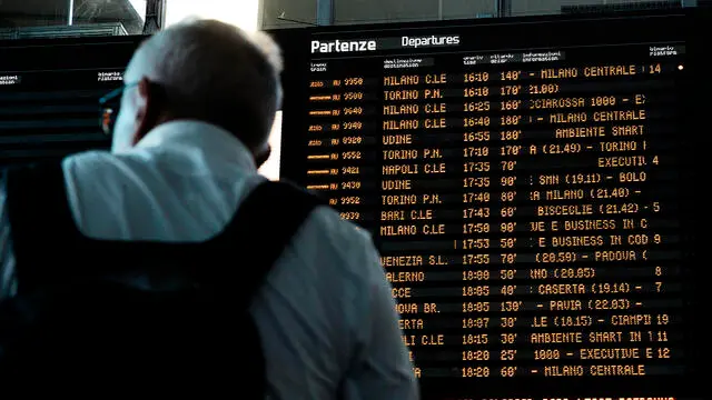 Discagi alla stazione Termini per i ritardi dei treni, Roma, 08 Agosto 2024. ANSA/ANGELO CARCONI