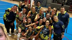 La soddisfazione delle giocatrici di Torbole, capolista nel girone C - © www.giornaledibrescia.it