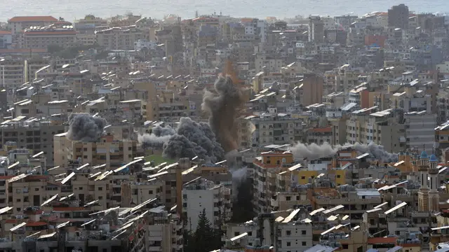 epa11738508 Smoke and debri rise during an Israeli airstrike on the Dahieh district in southern Beirut, Lebanon, 24 November 2024. According to the Lebanese Ministry of Health, more than 3,600 people have been killed and more than 15,400 others injured in Lebanon since the escalation in hostilities between Israel and Hezbollah. EPA/WAEL HAMZEH